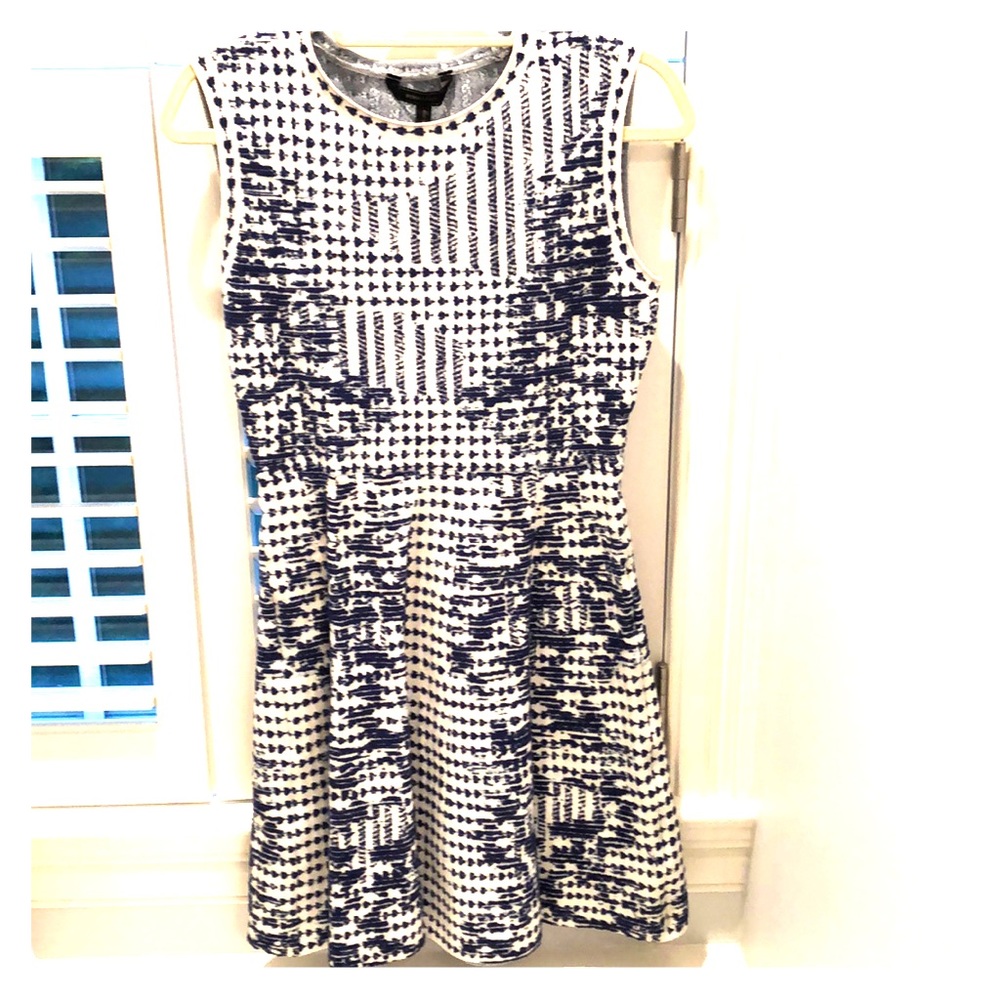 BCBG MAXAZARIA Blue and white dress